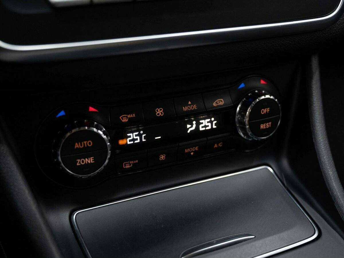 Mercedes-Benz CLA 200, 2018 Фото №21