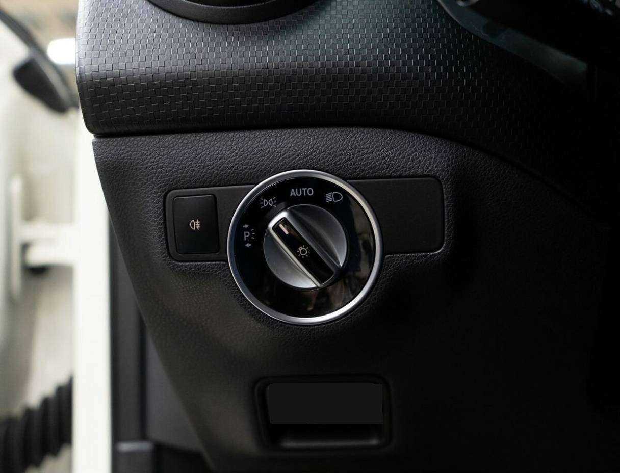 Mercedes-Benz A-Класс 180, 2013 Фото №15