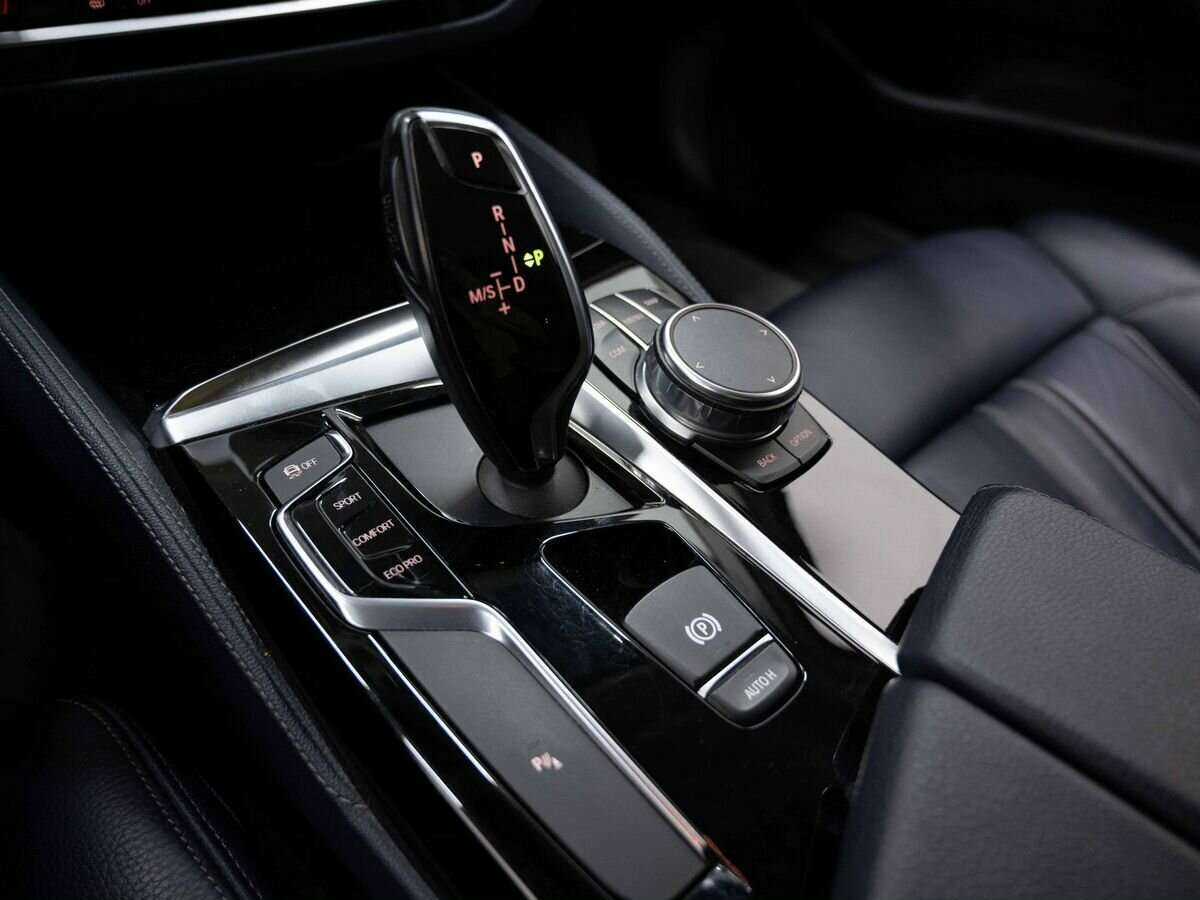 BMW 5 серии 520d xDrive, 2017 Фото №26