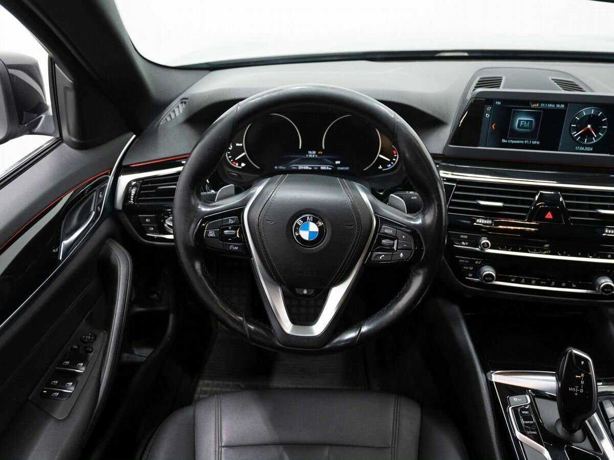 BMW 5 серии 520d xDrive, 2019 Фото №14