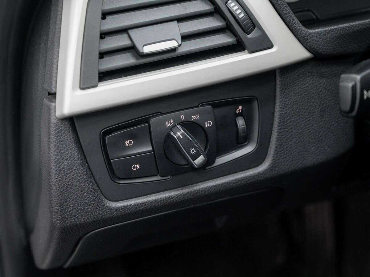 BMW 3 серии 320i, 2015 Фото №16