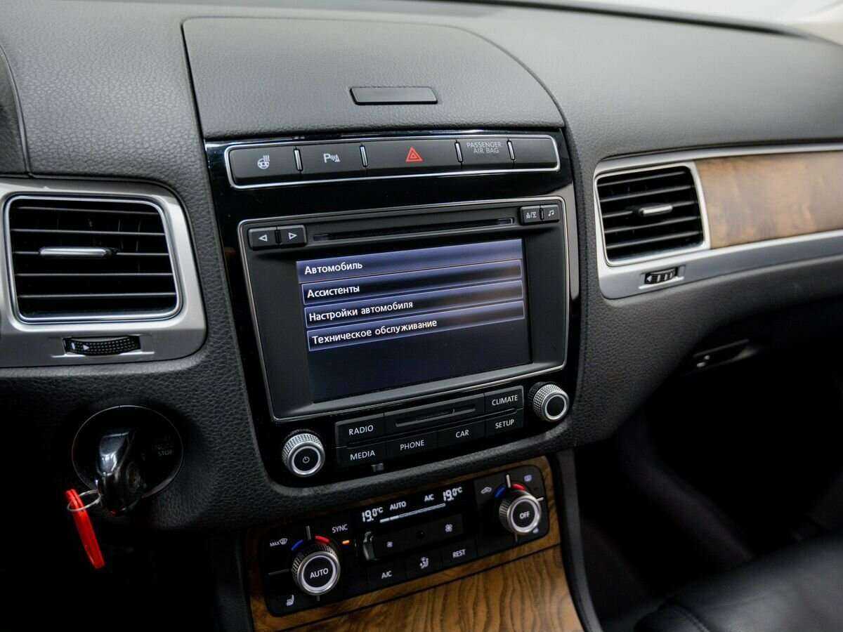 Volkswagen Touareg, 2015 Фото №24