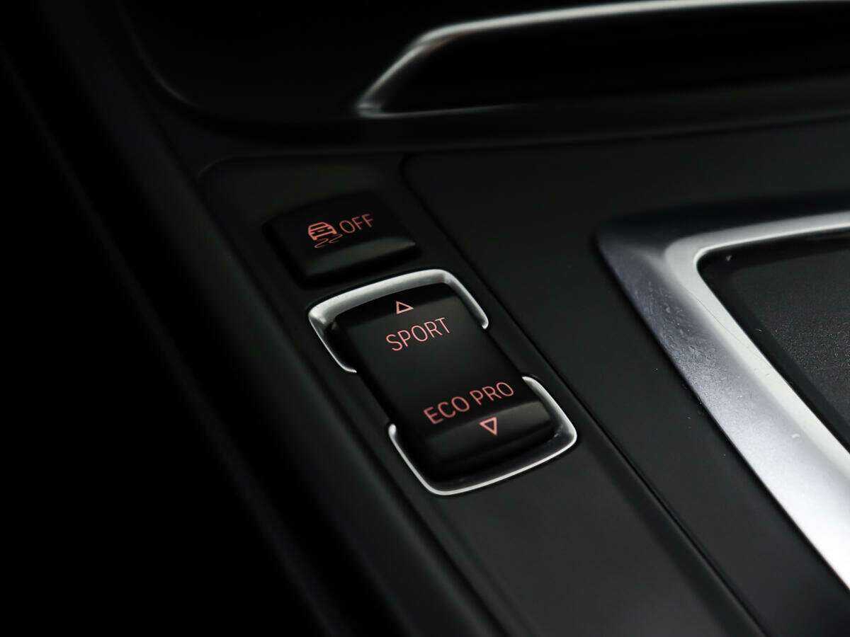 BMW 3 серии 320i xDrive, 2017 Фото №22