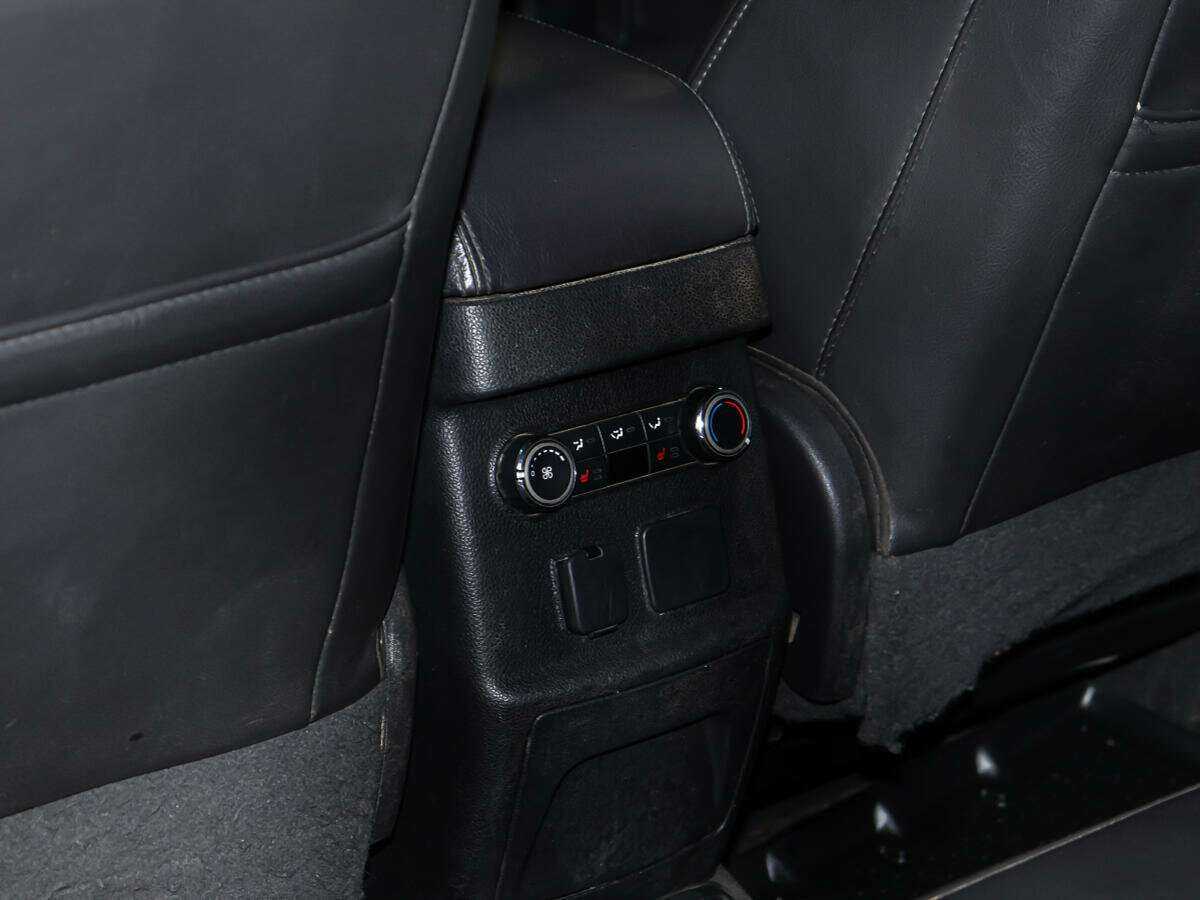 Ford Explorer, 2015 Фото №19