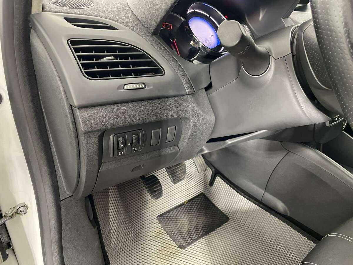 Renault Fluence, 2015 Фото №9