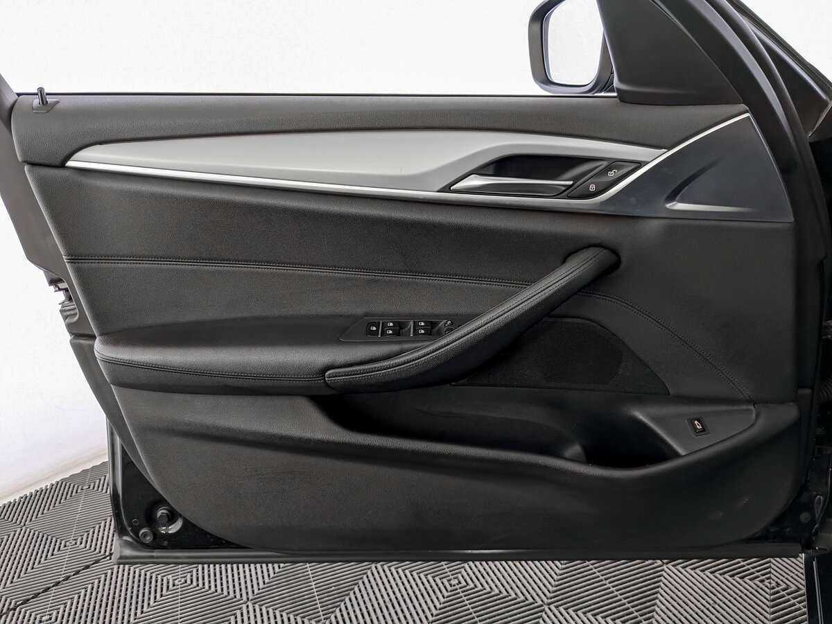 BMW 5 серии 520i, 2018 Фото №15