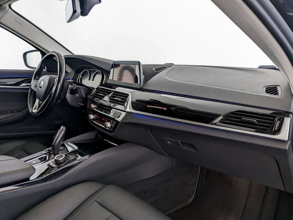 BMW 5 серии 520d, 2019 Фото №11