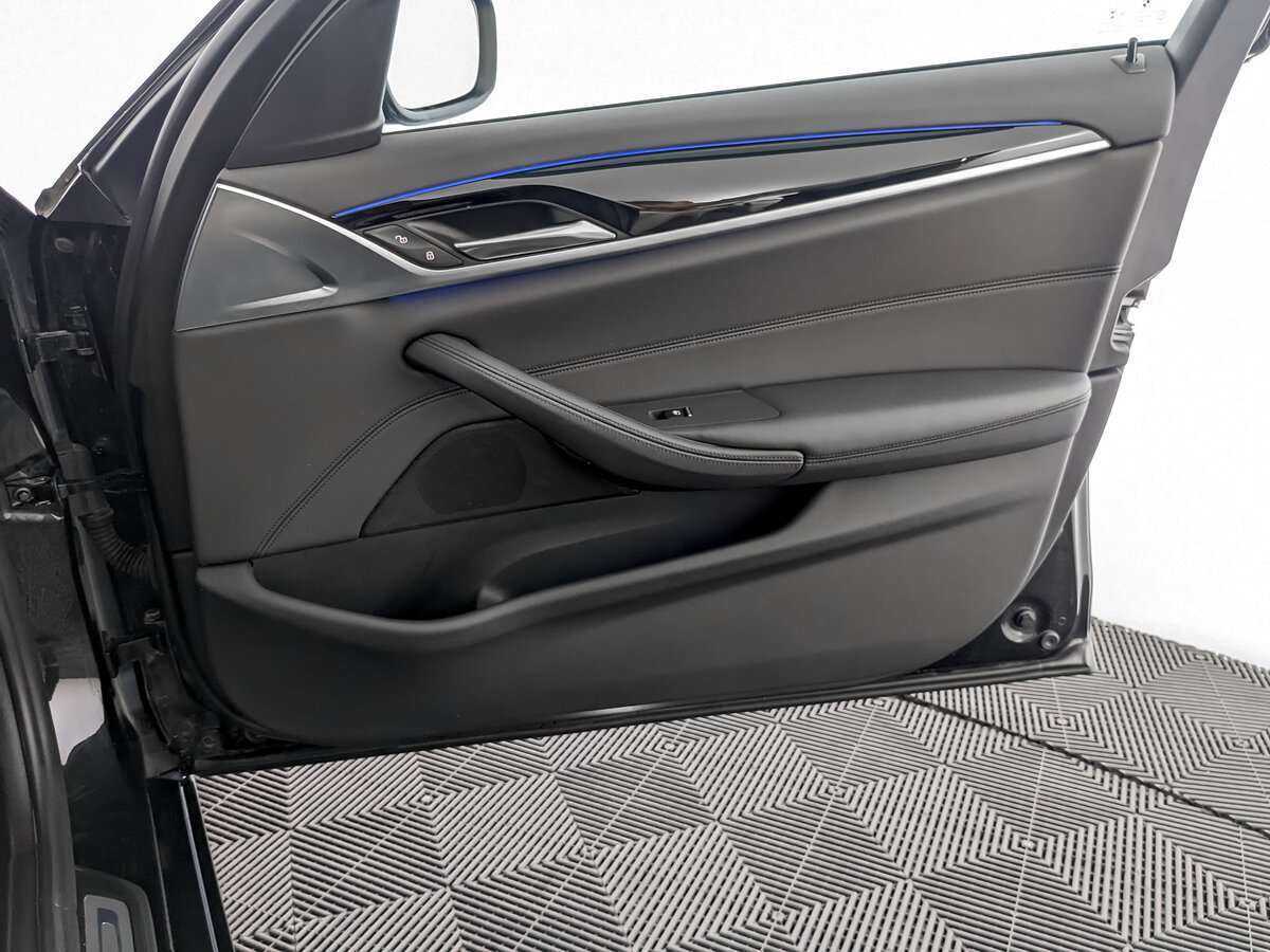 BMW 5 серии 520d, 2019 Фото №23