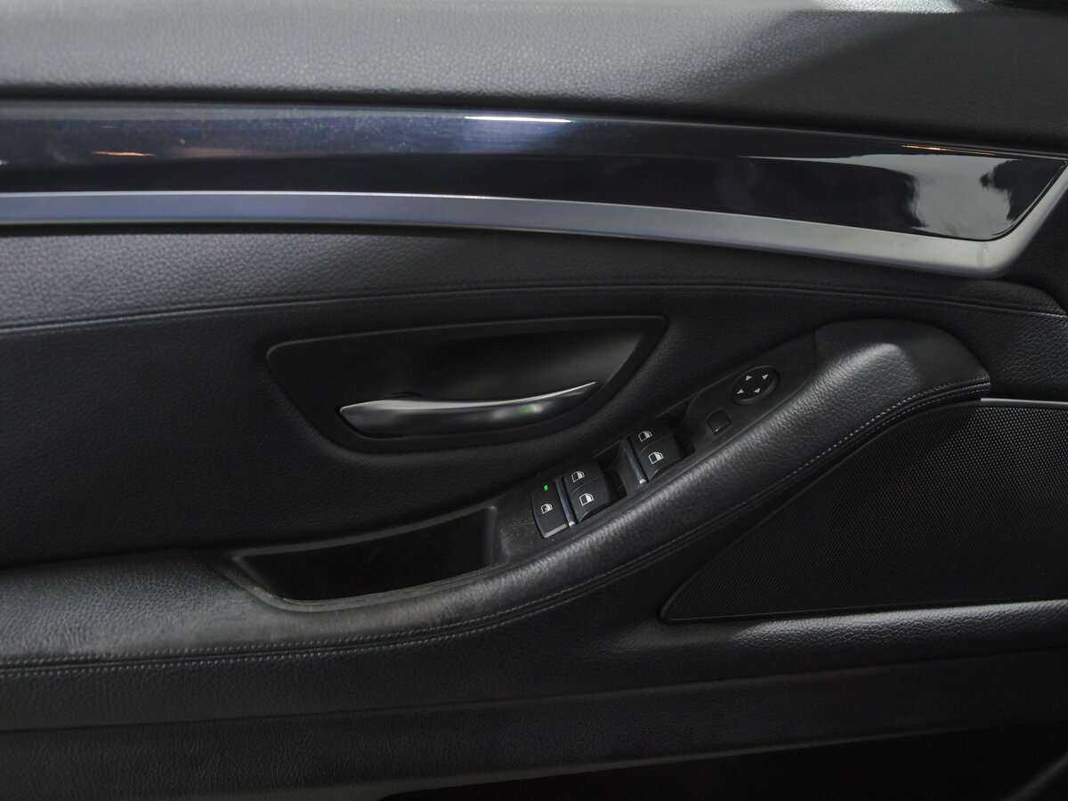 BMW 5 серии 528i xDrive, 2013 Фото №11