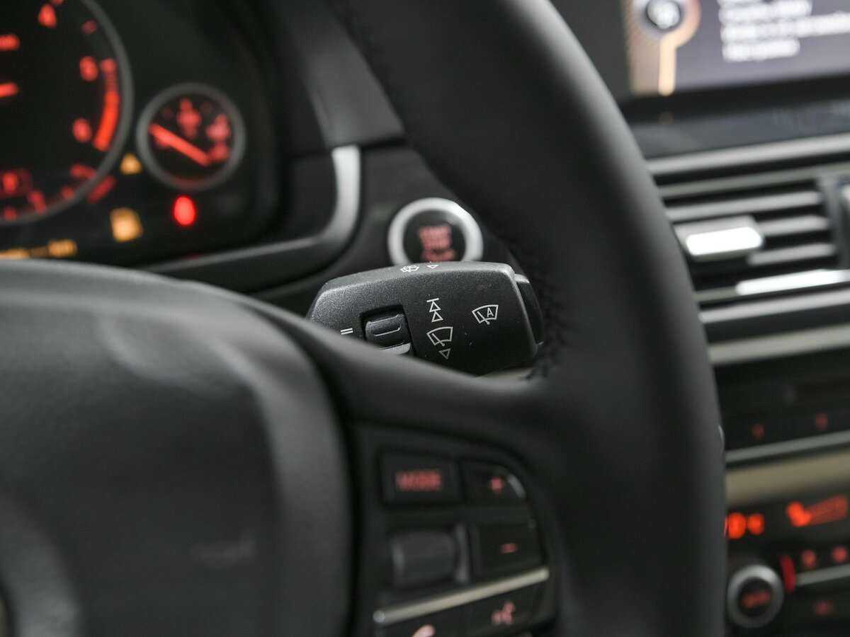 BMW 5 серии 525d xDrive, 2013 Фото №11