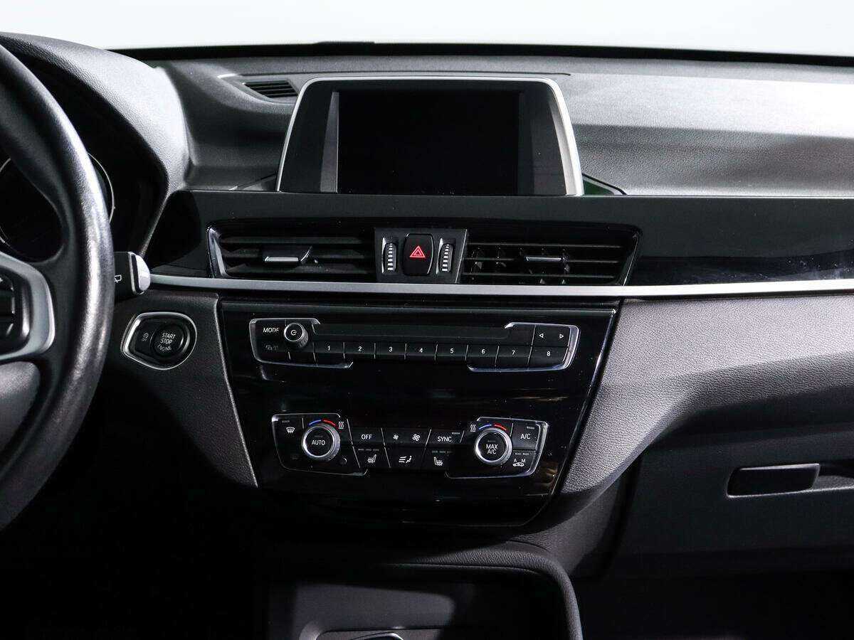 BMW X1 20i xDrive, 2019 Фото №12