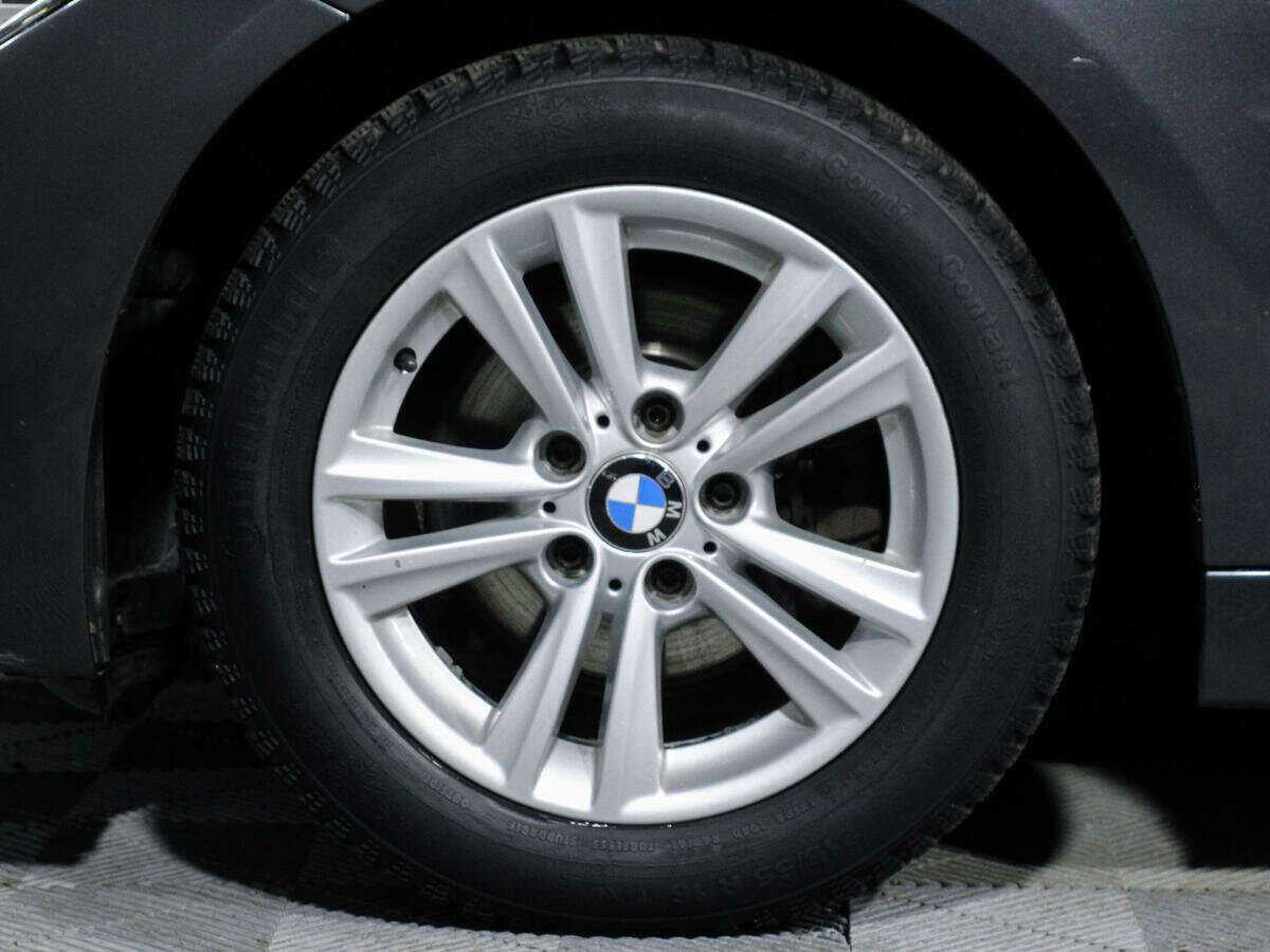 BMW 3 серии 318i, 2017 Фото №18