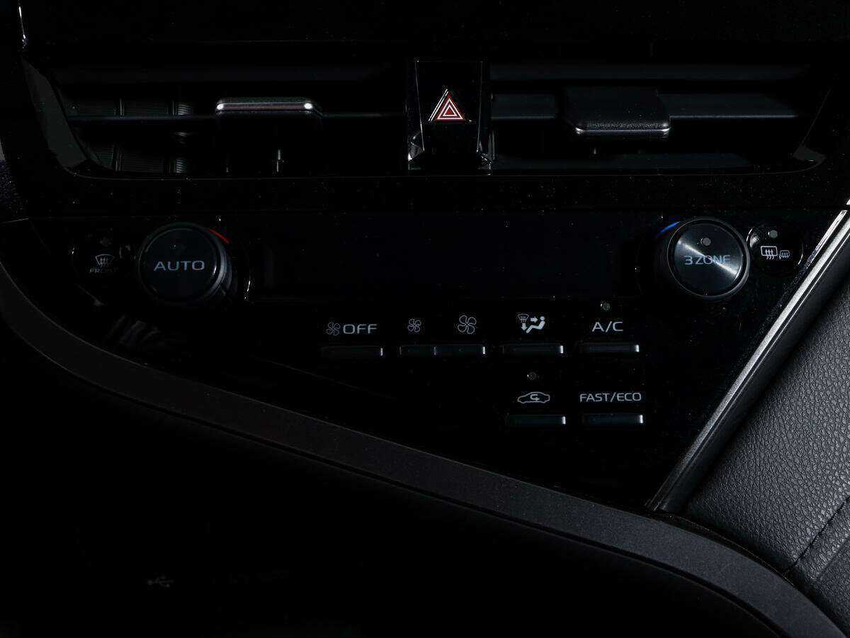 Toyota Camry, 2021 Фото №24