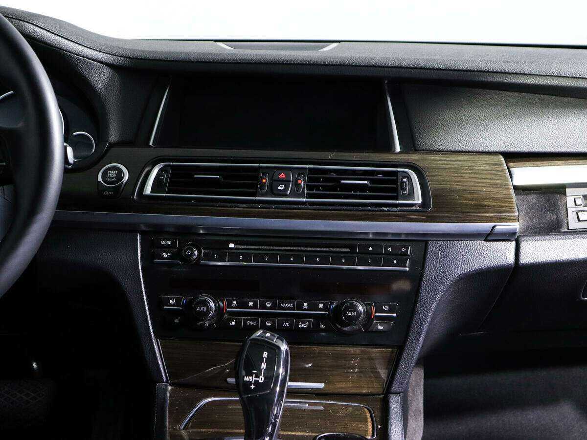 BMW 7 серии Long 740Li xDrive, 2013 Фото №12