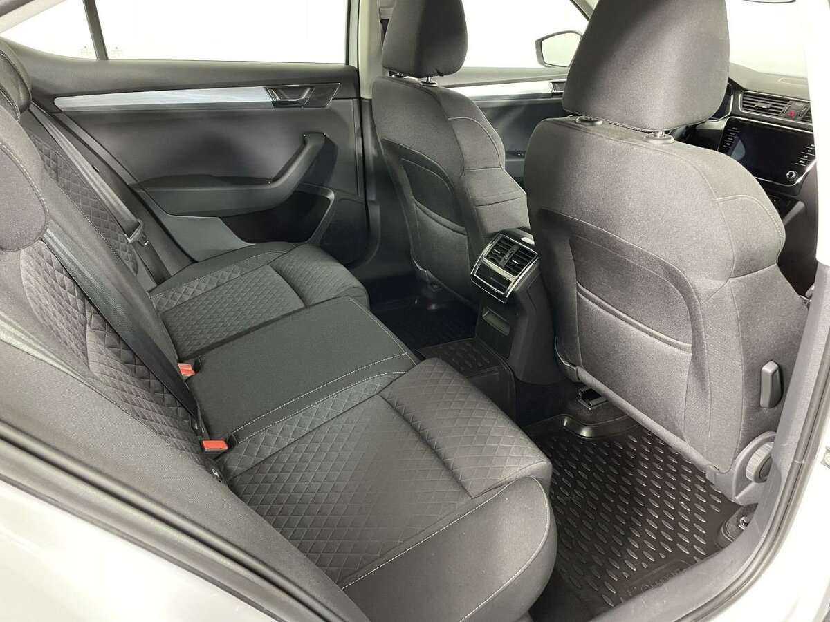Skoda Superb, 2021 Фото №15