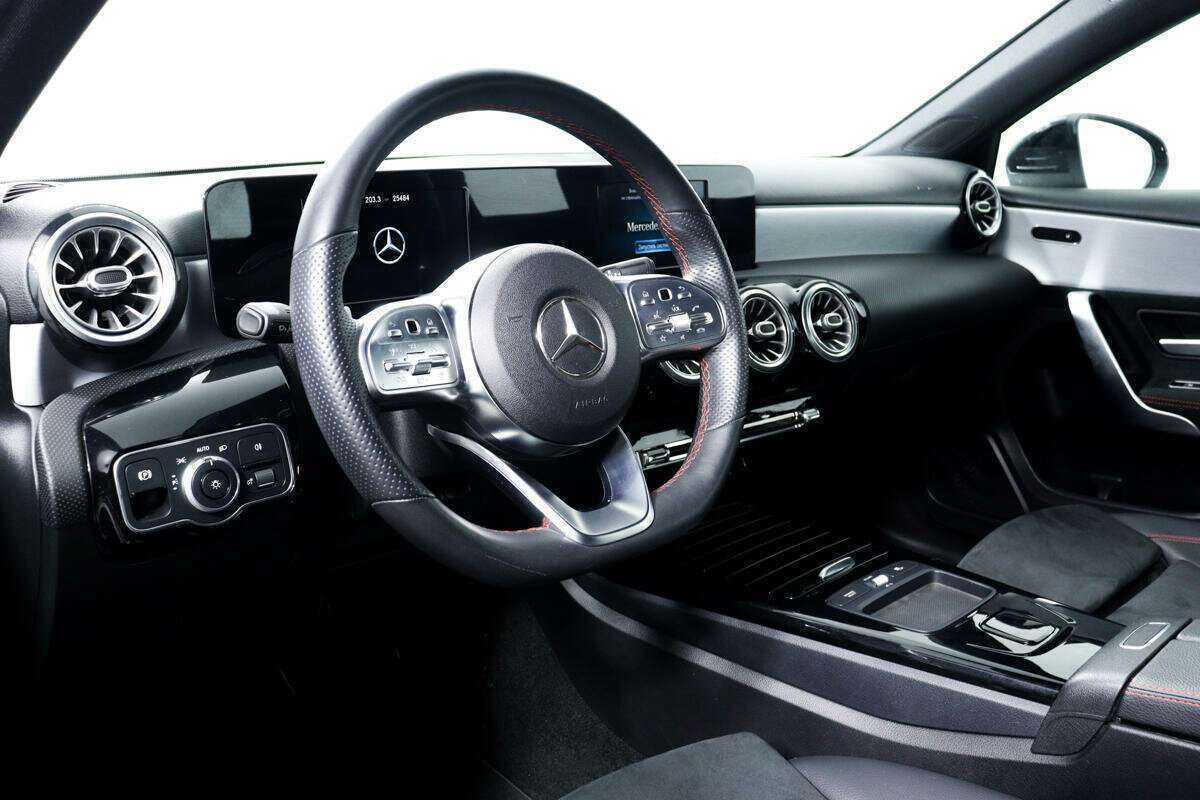 Mercedes-Benz A-Класс 200, 2020 Фото №12