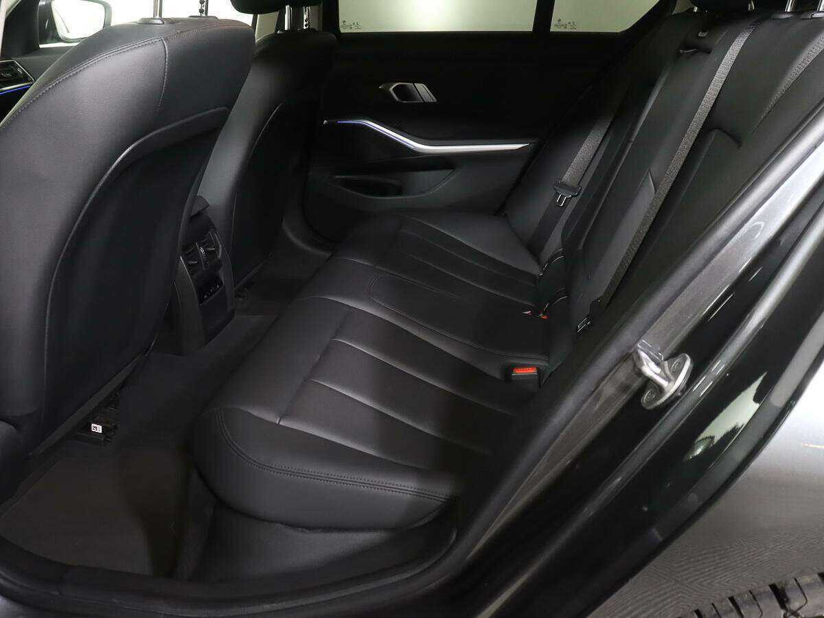 BMW 3 серии 318i, 2020 Фото №9