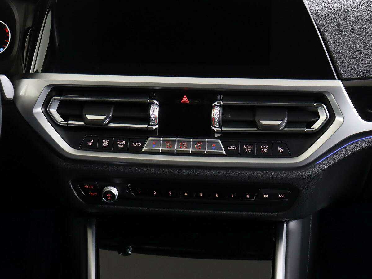 BMW 3 серии 318i, 2020 Фото №12