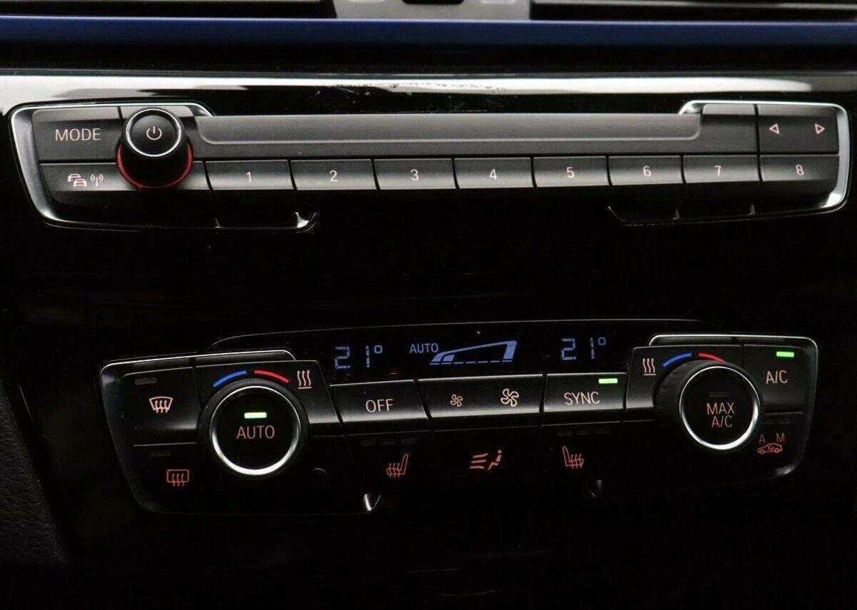 BMW X1 20i xDrive, 2019 Фото №11