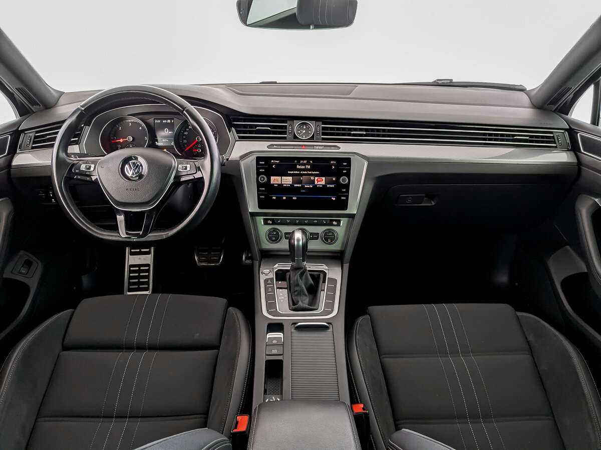 Volkswagen Passat Alltrack, 2018 Фото №14