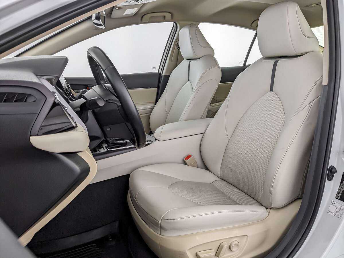 Toyota Camry, 2021 Фото №16