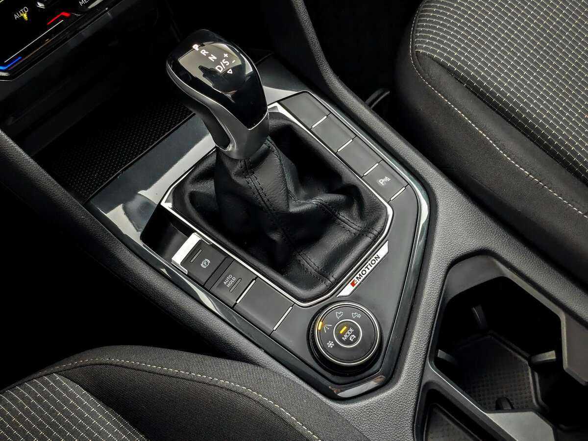 Volkswagen Tiguan, 2021 Фото №21