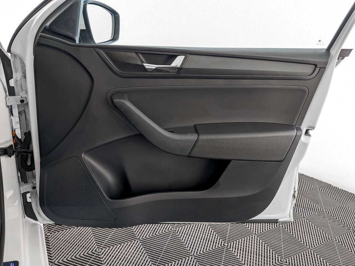 Skoda Rapid, 2017 Фото №20