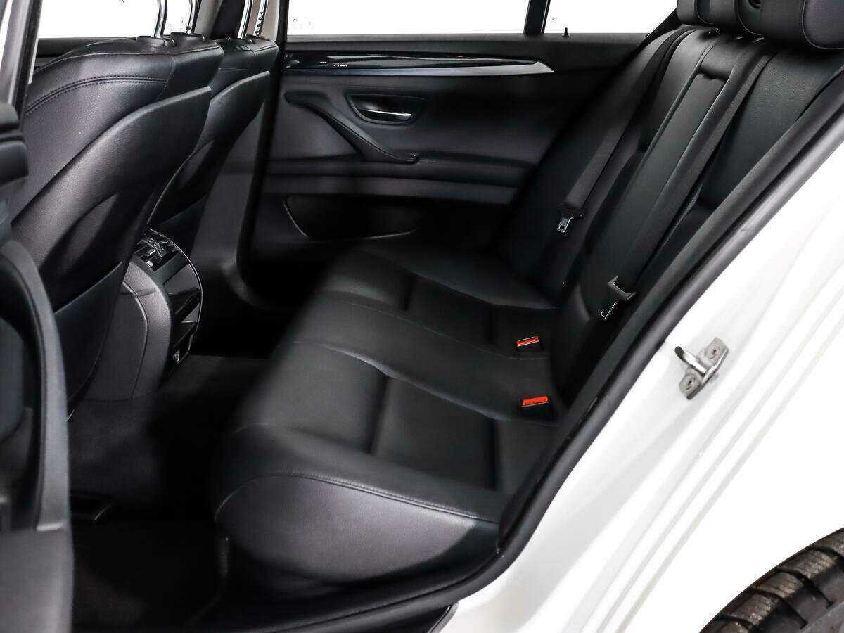 BMW 5 серии 520i, 2015 Фото №11