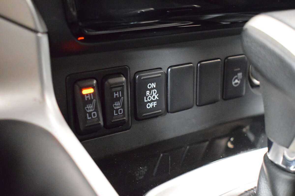 Mitsubishi Pajero Sport, 2019 Фото №20