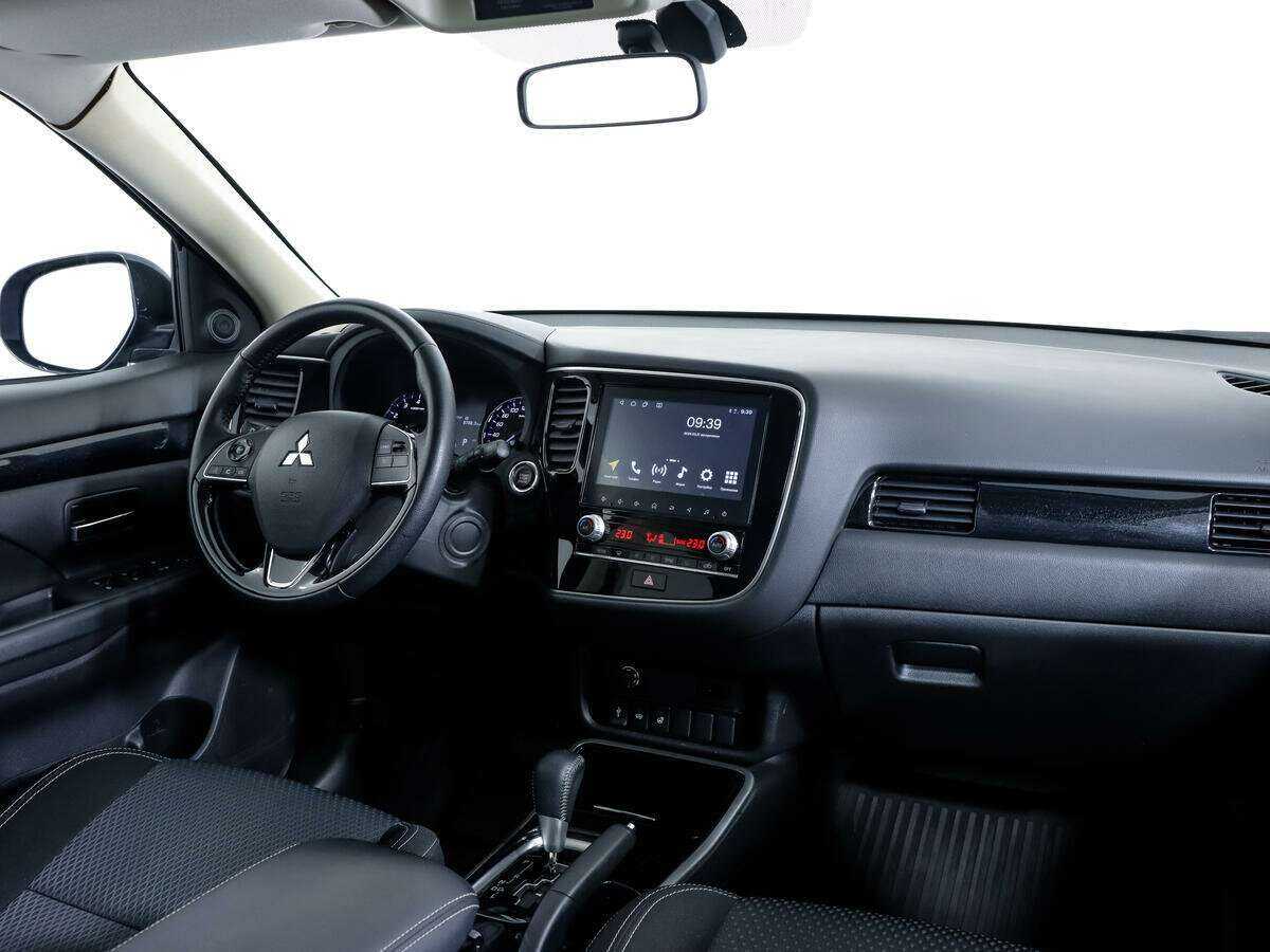 Mitsubishi Outlander, 2021 Фото №9