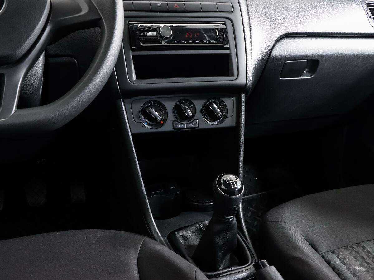 Volkswagen Polo, 2018 Фото №12