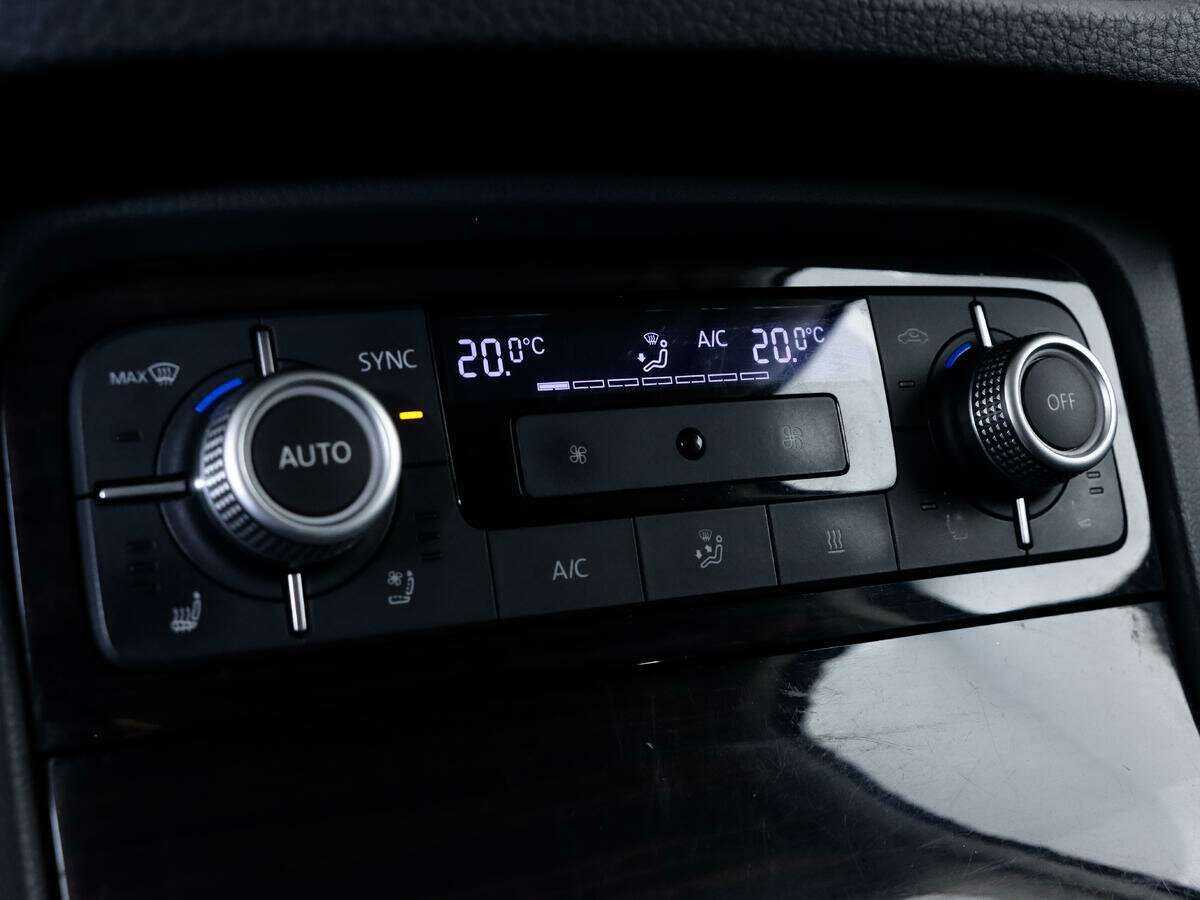 Volkswagen Touareg, 2016 Фото №16