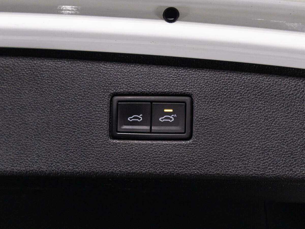 Volkswagen Tiguan, 2021 Фото №15