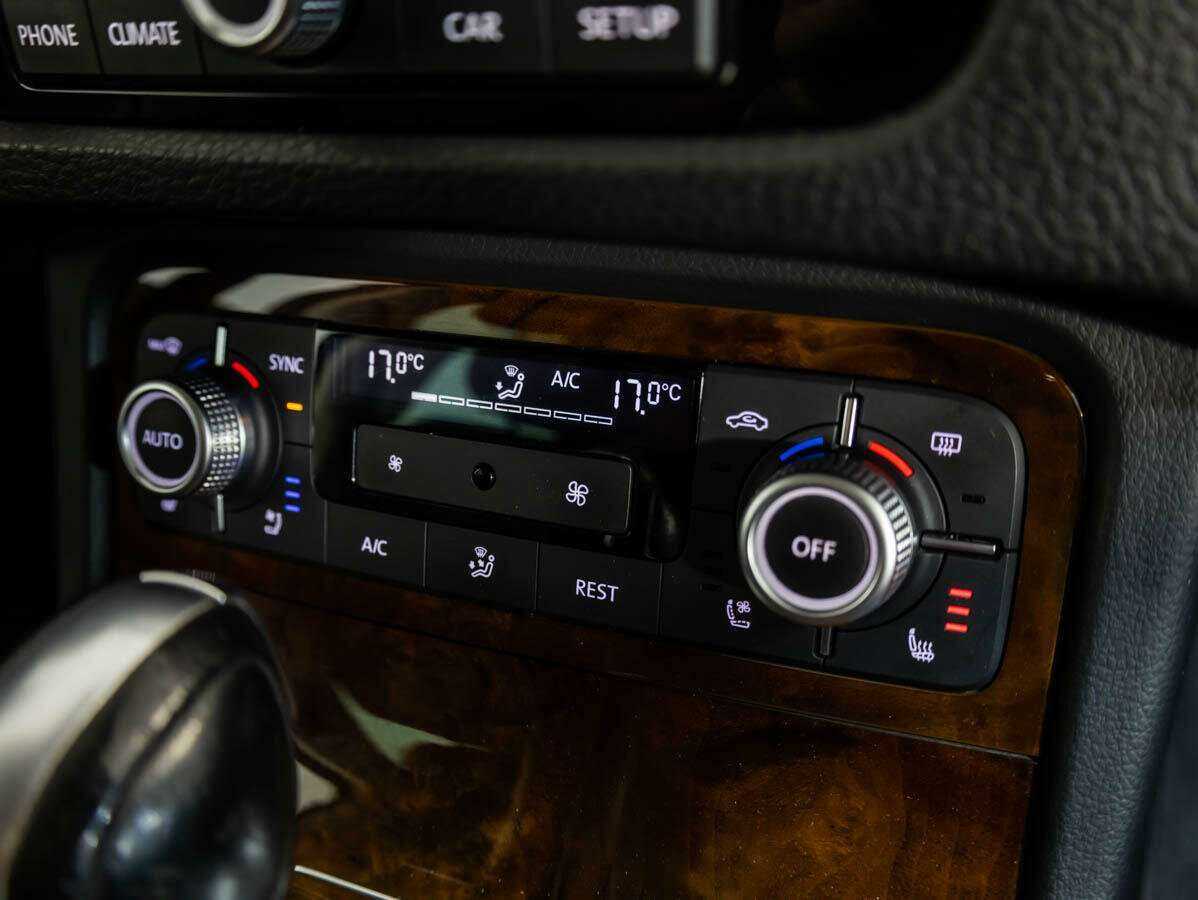 Volkswagen Touareg, 2015 Фото №14