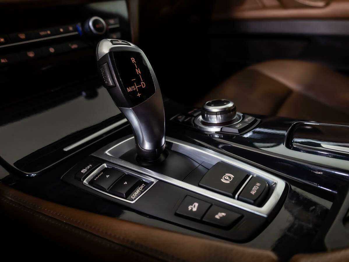 BMW 5 серии 525d xDrive, 2012 Фото №14