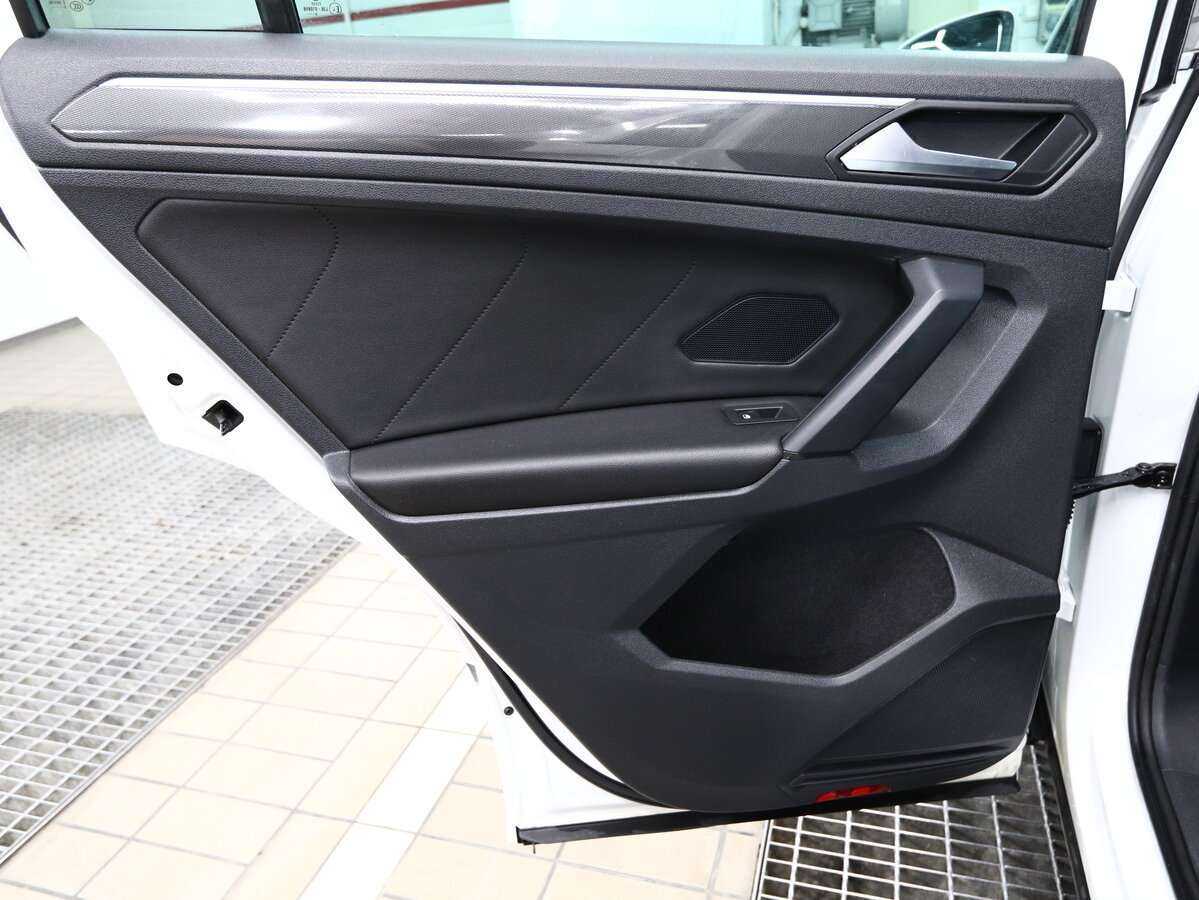 Volkswagen Tiguan, 2019 Фото №11