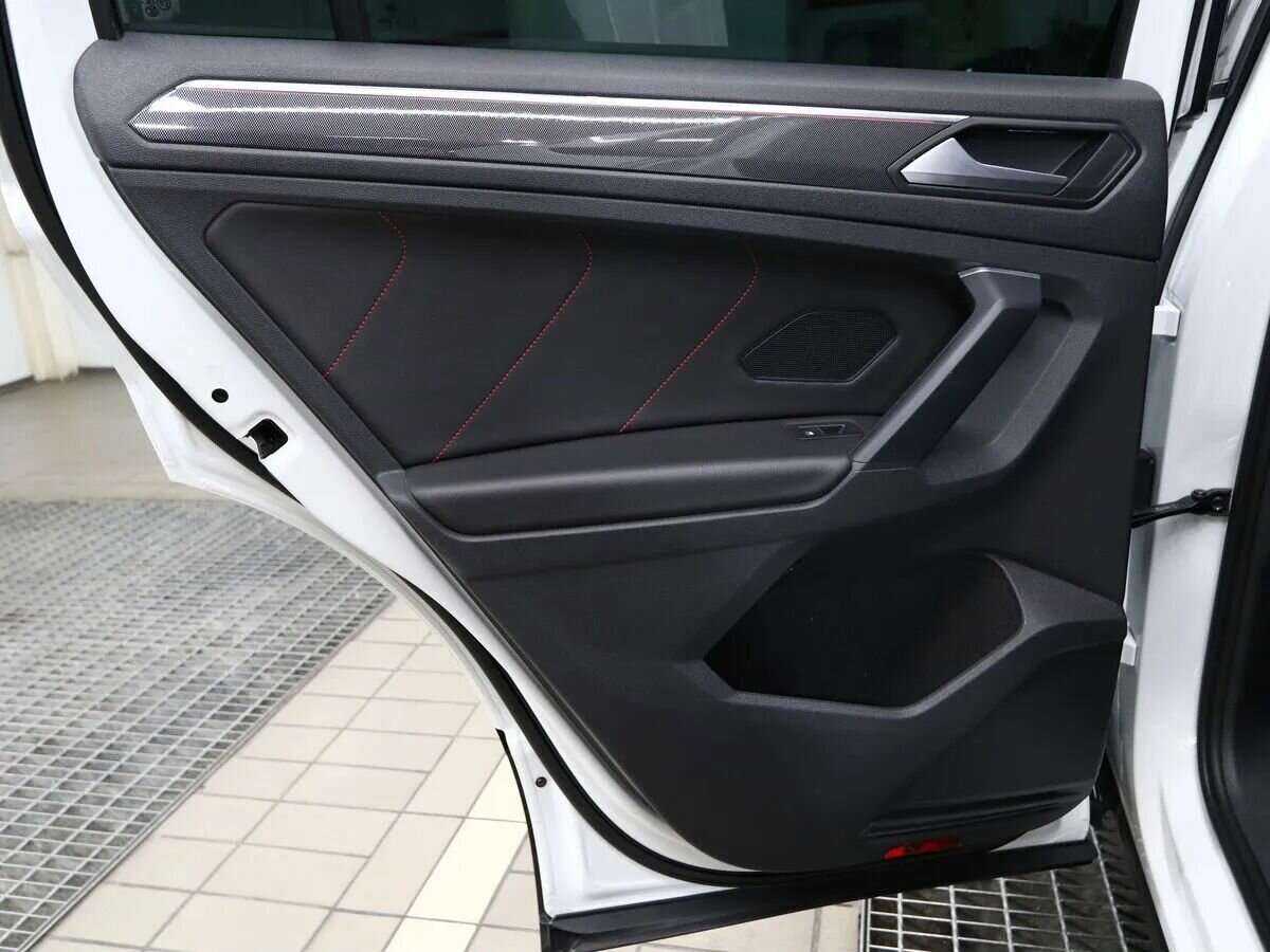 Volkswagen Tiguan, 2021 Фото №11