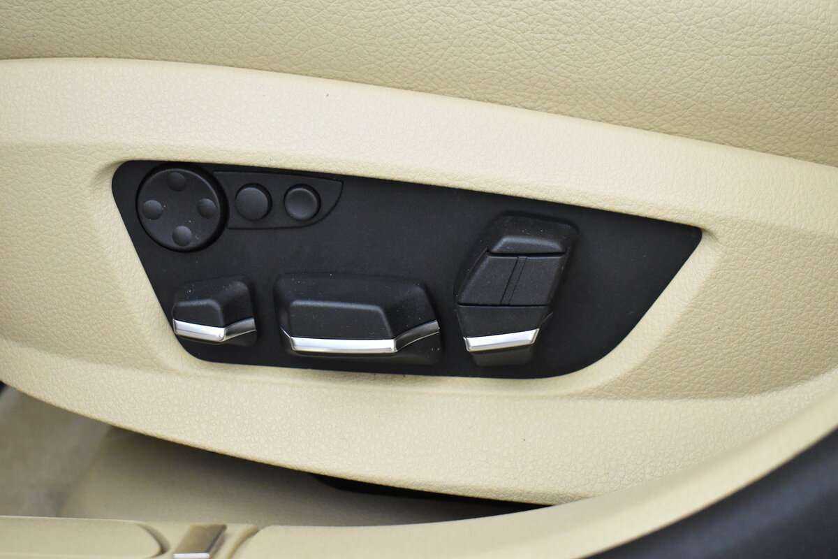 BMW 7 серии 750i xDrive, 2012 Фото №8