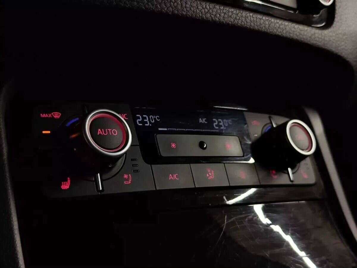 Volkswagen Touareg, 2014 Фото №17