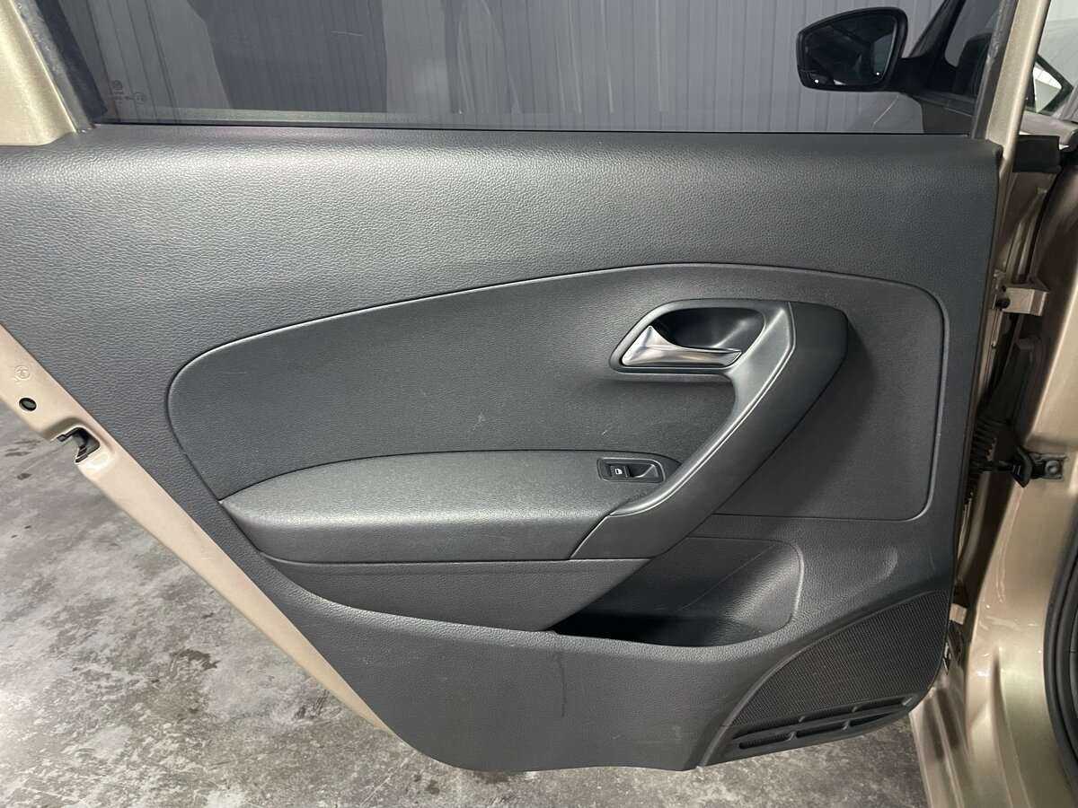 Volkswagen Polo, 2016 Фото №18