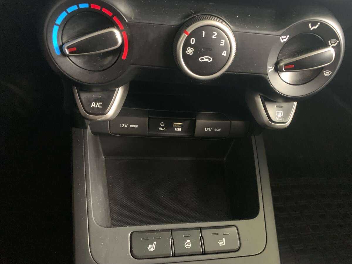 Kia Rio X-Line, 2019 Фото №17