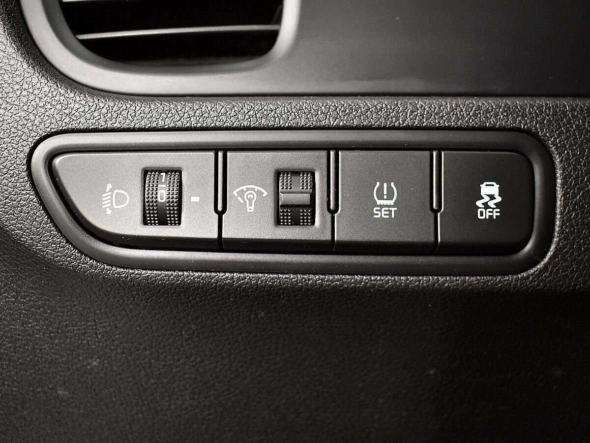 Kia Rio X-Line, 2018 Фото №17