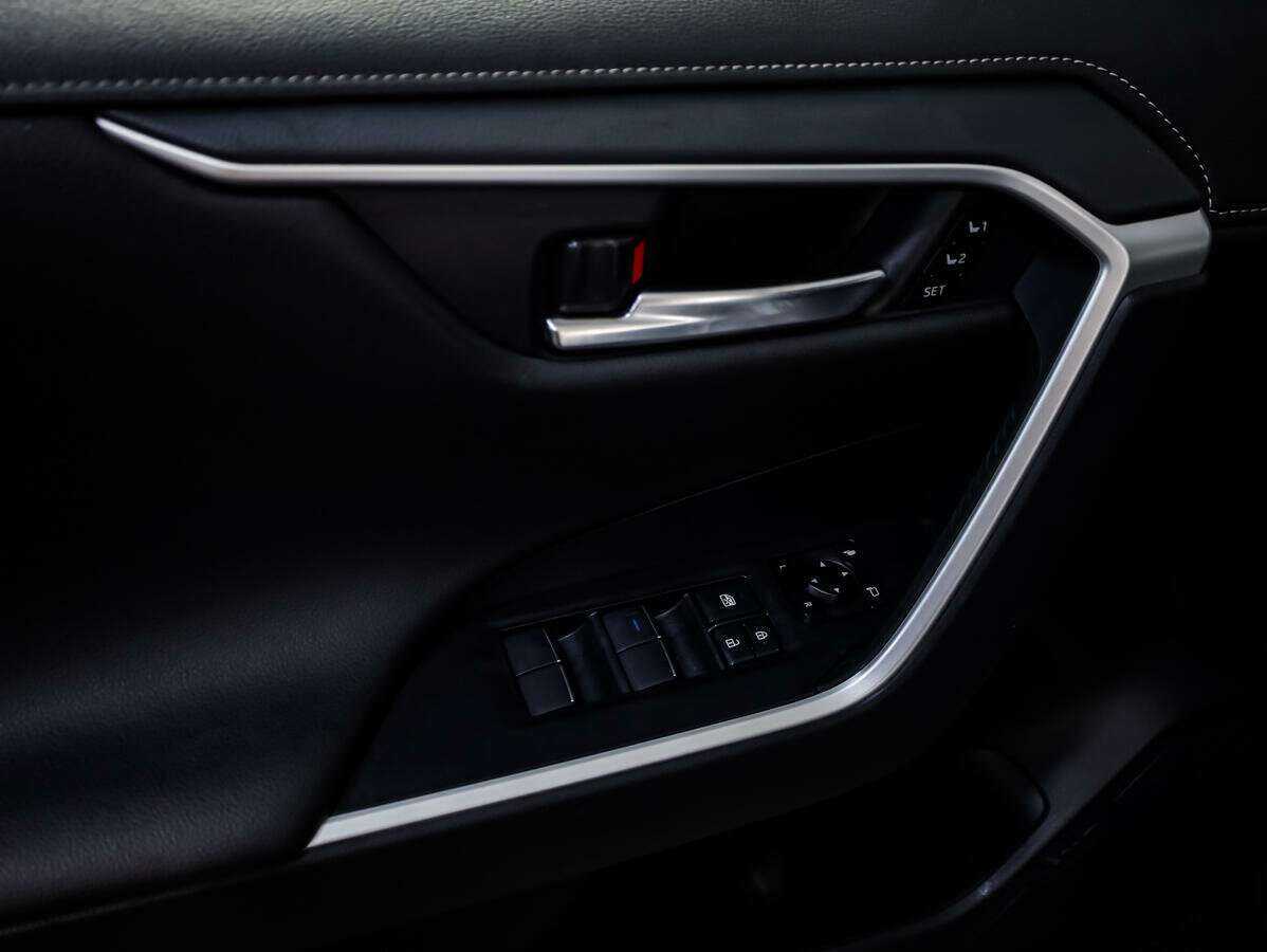 Toyota RAV4, 2021 Фото №16