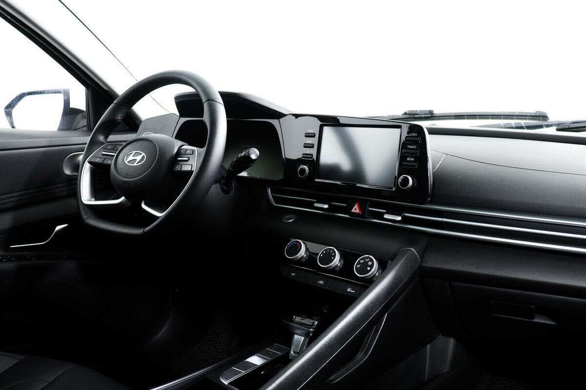 Hyundai Elantra, 2023 Фото №9