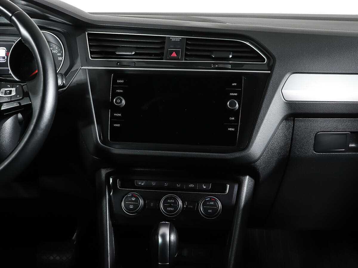 Volkswagen Tiguan, 2018 Фото №11