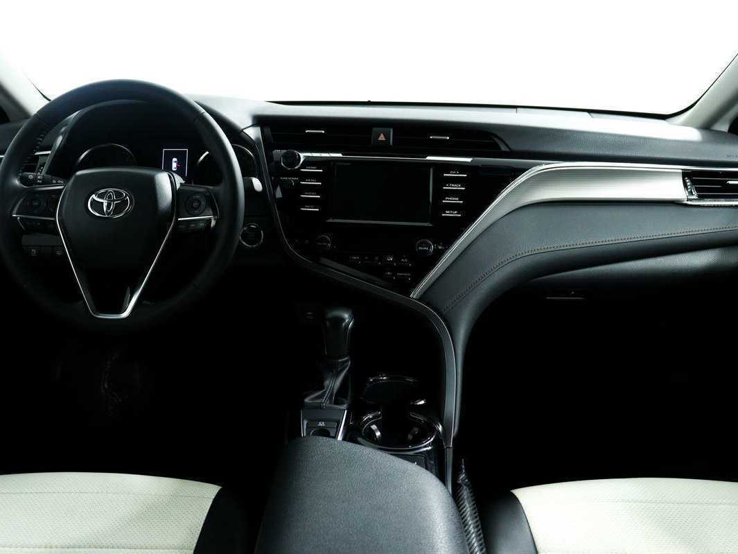 Toyota Camry, 2019 Фото №11