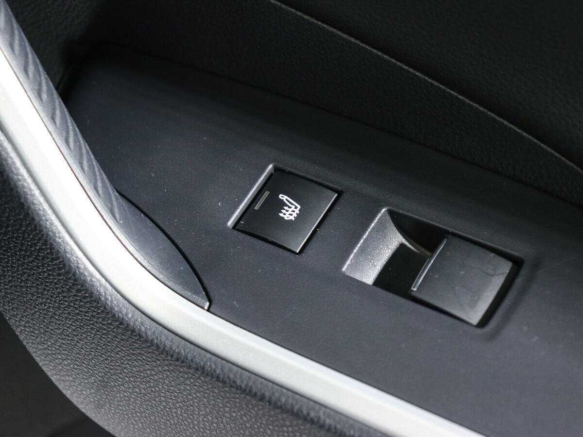 Toyota RAV4, 2021 Фото №17