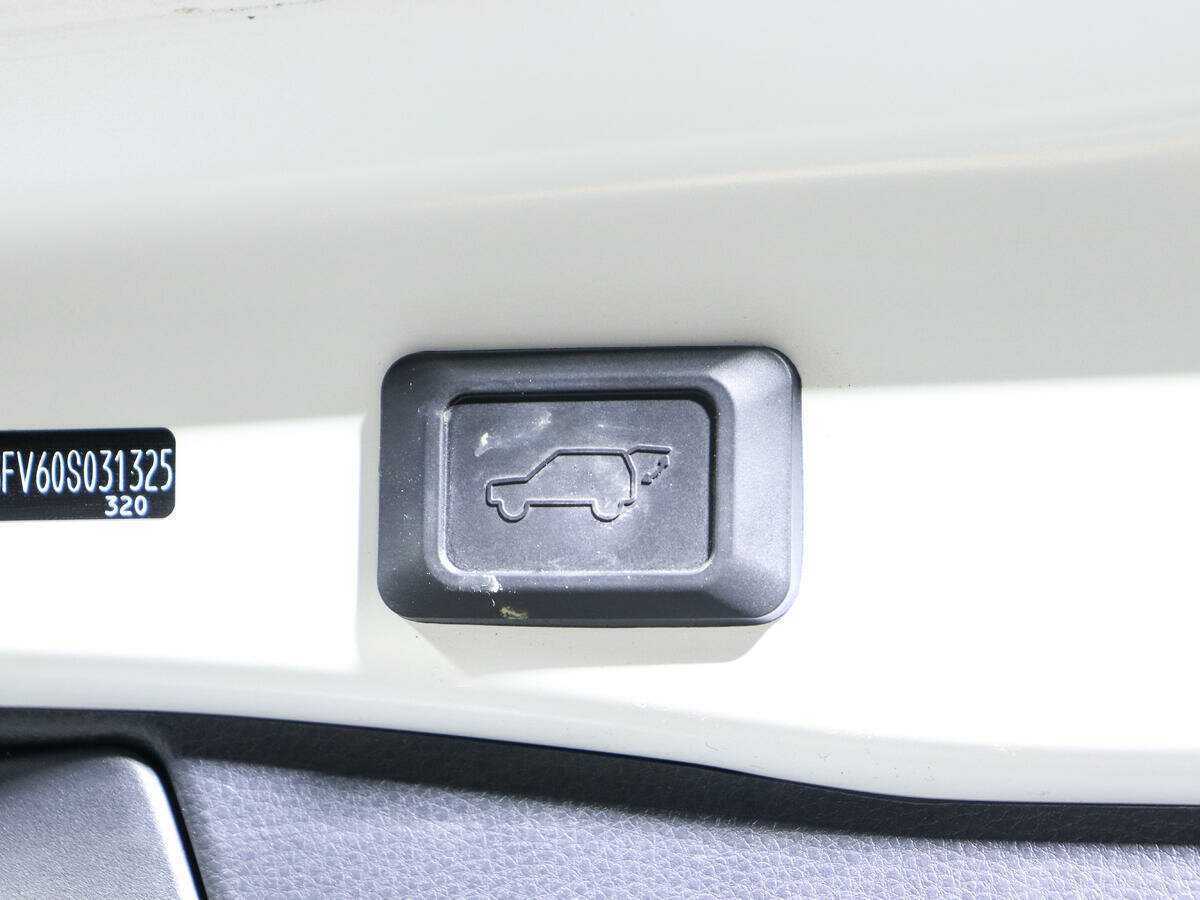 Toyota RAV4, 2021 Фото №18