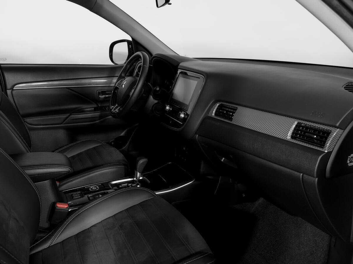 Mitsubishi Outlander, 2021 Фото №9