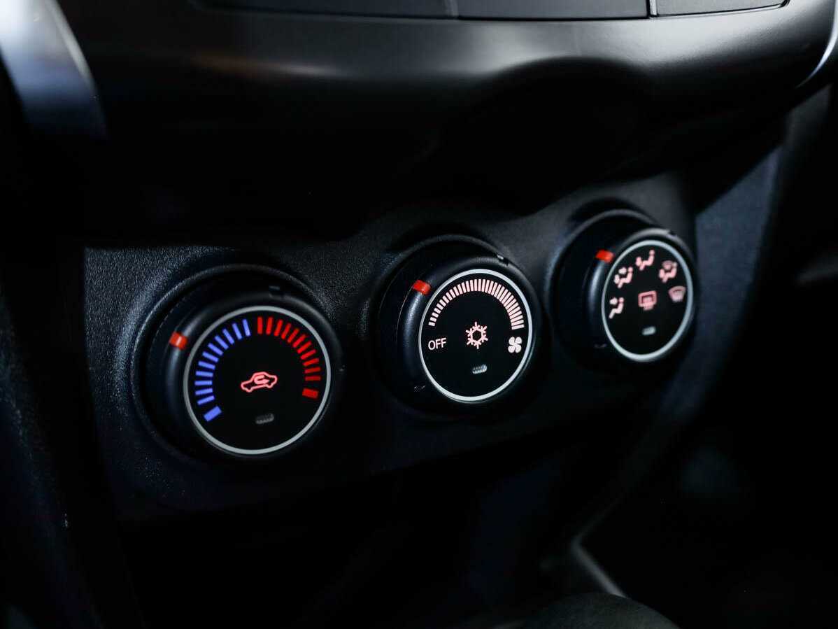 Mitsubishi ASX, 2013 Фото №13